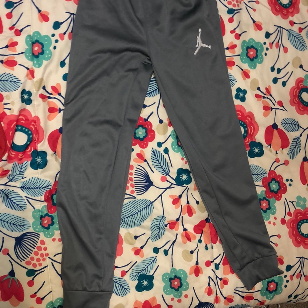 Boys Jordan sweats